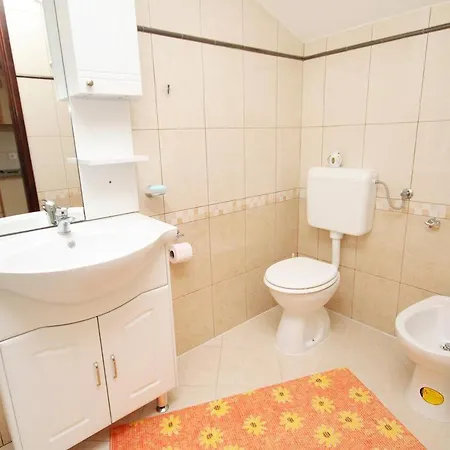 Апартаменты With Parking Space - Diklo, - 5880 *