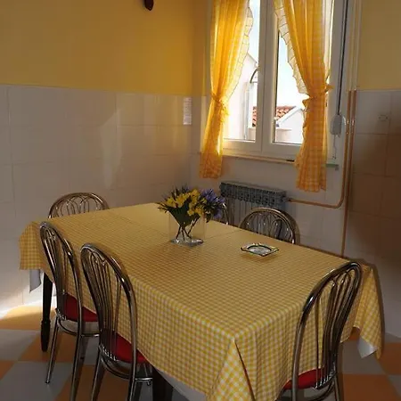 Апартаменты With Parking Space - Diklo, - 5880 Задар