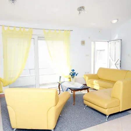 Апартаменты With Parking Space - Diklo, - 5880 *