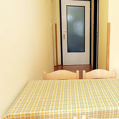 Апартаменты With Parking Space - Diklo, - 5880 *