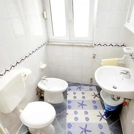 Апартаменты With Parking Space - Diklo, - 5880 Задар