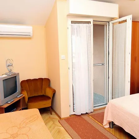Апартаменты With Parking Space - Diklo, - 5880 Задар