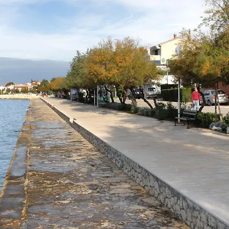 Апартаменты With Parking Space - Diklo, - 5880