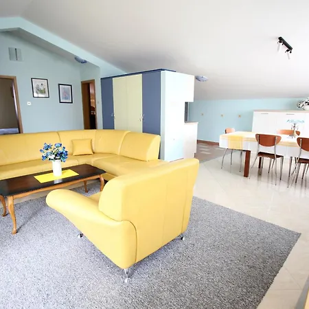 With Parking Space - Diklo, - 5880 Apartment *
